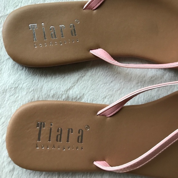 ✅2x Host Pick✅ Tiara Los Angeles Flip Flops, Size 8 - Picture 4 of 8